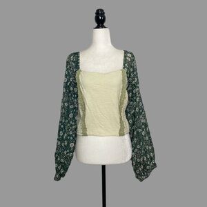 💛 L 💛 NWT Anthro Top Cropped Smocked Balloon Sleeves Lace Up Back Floral​